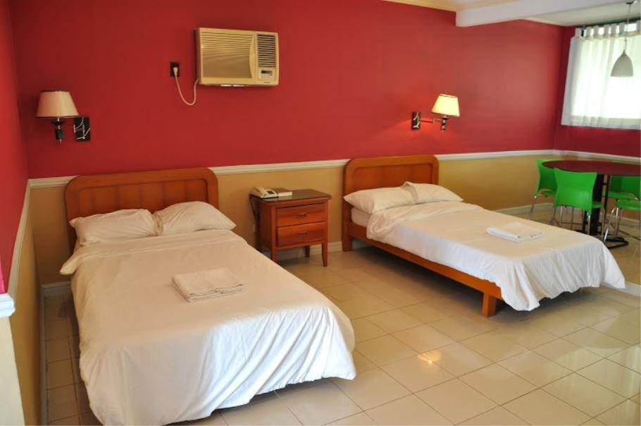 Club Manila East Taytay Apartment Exterior photo