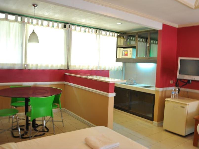 Club Manila East Taytay Apartment Exterior photo